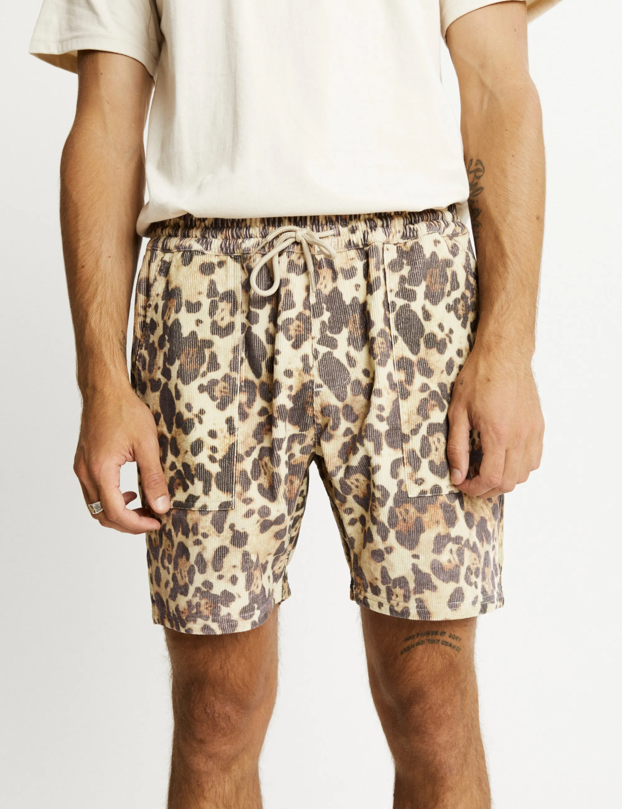 Burbank Holiday Short - Sand Leopard