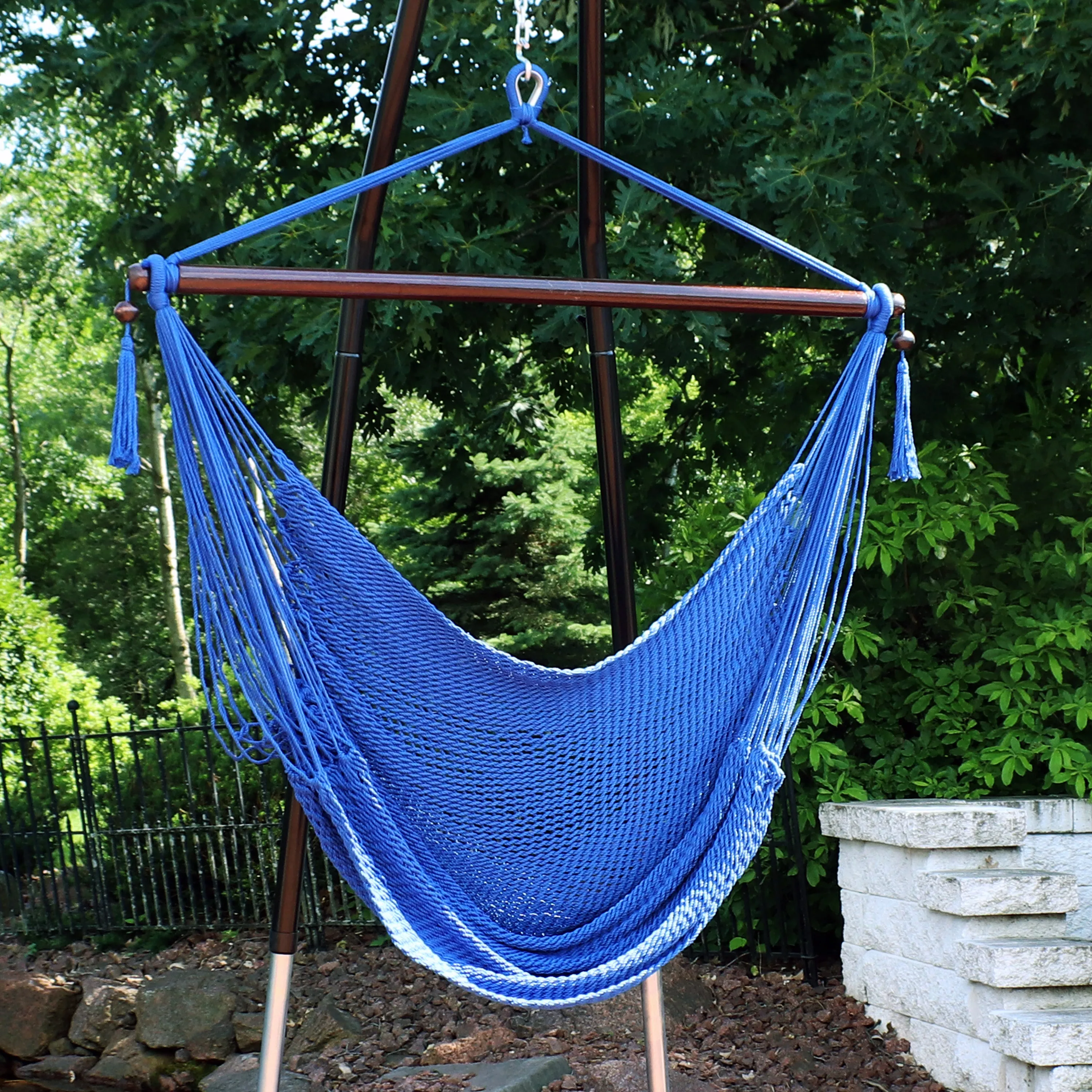 Sunnydaze Outdoor Extra Large Caribbean Polyester Rope Hammock Chair